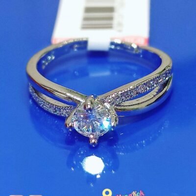 1克拉鏤空閃鑽扭紋明星同款劉詩詩求婚戒指訂婚